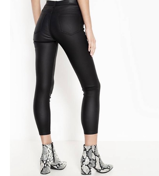 Pantalon engomado MANGO traído de afuera ( NUEVO)