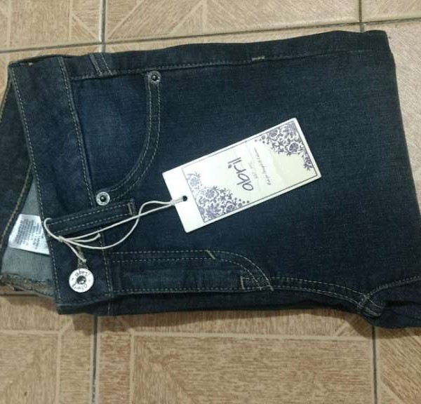 Jean Abril | Renueva Tu Closet