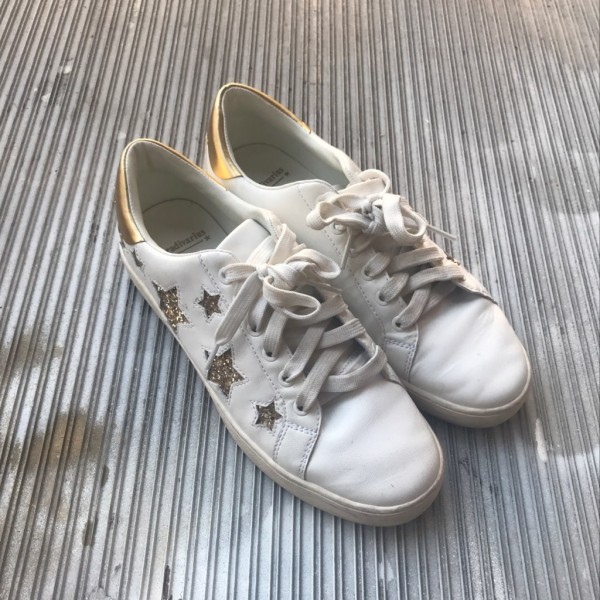 tenis fila grises mujer stradivarius