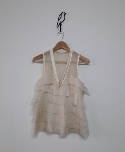 blusa blanca con moño