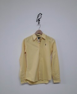 blusa blanca con moño