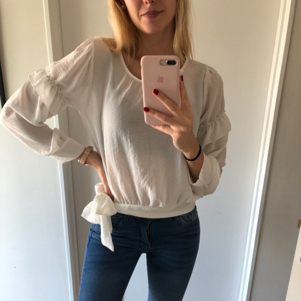 blusa blanca con moño